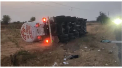 Photo of आंध्र प्रदेश के कुरनूल में भीषण सड़क हादसा: लॉरी से टकराई बोलेरो, 8 तीर्थयात्रियों की मौत, कई घायल
