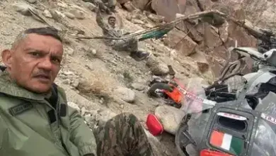 Photo of लद्दाख में भारतीय सेना का चीता हेलीकॉप्टर क्रैश, दो पायलट और मेजर जनरल घायल