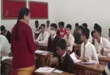 Photo of पुणे में इंजीनियरिंग परीक्षा के दौरान AI स्मार्ट ग्लासेस के इस्तेमाल के शक में दो छात्र पकड़े गए