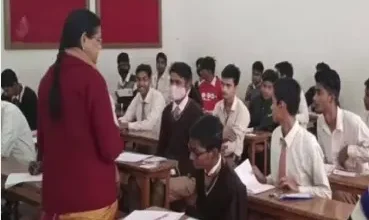 Photo of पुणे में इंजीनियरिंग परीक्षा के दौरान AI स्मार्ट ग्लासेस के इस्तेमाल के शक में दो छात्र पकड़े गए