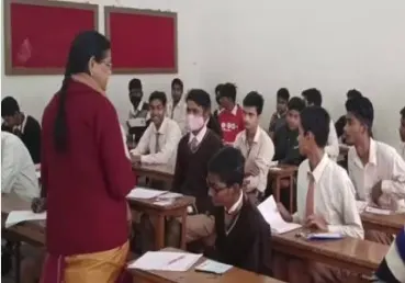 Pune Exam Cheating :