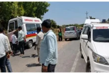 Photo of रेवदर में सड़क हादसा: ट्रेलर की टक्कर से बाइक सवार तीन लोगों की मौत, इलाके में पसरा सन्नाटा