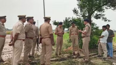 Photo of हरदोई में प्रेमी युगल के शव पेड़ से लटके मिले, इलाके में फैली सनसनी