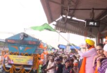 Photo of सिरसा से श्री नांदेड़ साहिब के लिए तीर्थ यात्रियों की विशेष ट्रेन रवाना, सीएम सैनी ने दिखाई हरी झंडी