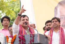 Photo of मेरठ में रोजगार दो सामाजिक न्याय दो पदयात्रा को मिला जनता का अभूतपूर्व समर्थन, जगह-जगह सांसद संजय सिंह का हुआ भव्य स्वागत