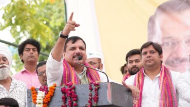 Photo of मेरठ में रोजगार दो सामाजिक न्याय दो पदयात्रा को मिला जनता का अभूतपूर्व समर्थन, जगह-जगह सांसद संजय सिंह का हुआ भव्य स्वागत