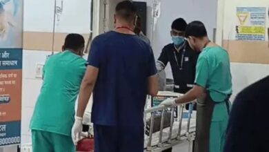 Photo of खैरथल-तिजारा में पुलिस थाने के मालखाना इंचार्ज को गोली लगी, अस्पताल में भर्ती, हालत गंभीर