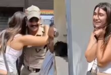 Photo of ऋषिकेश में खोया विदेशी महिला का बैग, उत्तराखंड पुलिस ने लौटाई मुस्कान, लगाया गले