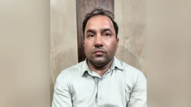 Photo of छात्रा से अश्लील बातचीत के आरोप में लखनऊ यूनिवर्सिटी के असिस्टेंट प्रोफेसर को पुलिस ने हिरासत में लिया