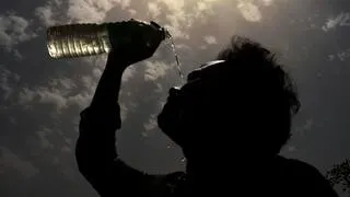Photo of नौतपा में तप रहा उत्तर भारत, कई राज्यों में पारा 48 डिग्री के करीब, बारिश से राहत के संकेत