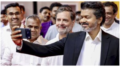 Photo of तमिलनाडु में नई सरकार के बीच विजय का सादगी भरा अंदाज वायरल, वीडियो ने खींचा ध्यान