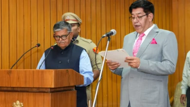 Photo of पंजाब के राज्यपाल ने पीपीएससी के नव-नियुक्त गैर-सरकारी सदस्य को पद की शपथ दिलाई