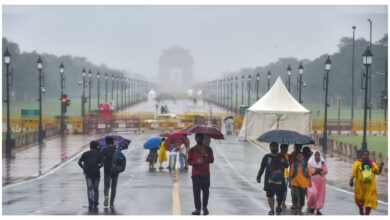 Photo of दिल्ली-NCR में तेज आंधी और बारिश, कई जगह पेड़ गिरे
