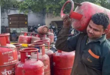 Photo of घरेलू और कमर्शियल LPG सिलेंडर के नए रेट जारी, जानें आज की कीमत