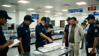 Photo of लखनऊ एयरपोर्ट पर 10.39 करोड़ का हाइड्रोपोनिक गांजा बरामद, बैंकॉक से आया यात्री गिरफ्तार