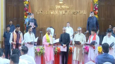 Photo of पश्चिम बंगाल में भाजपा सरकार का कैबिनेट विस्तार, 35 नए मंत्रियों ने ली शपथ