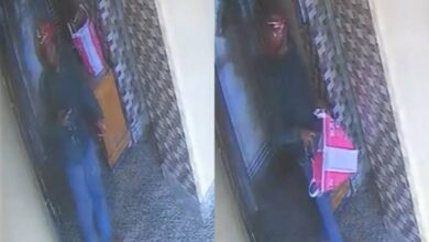 Photo of डिलीवरी बॉय चोरी करते CCTV में कैद, डिलीवरी कंपनी ने वायरल वीडियो पर दी प्रतिक्रिया