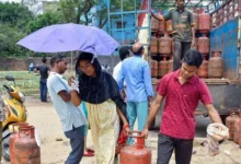 Photo of बदलाव के लिए रहें तैयार! कल बदल सकते हैं LPG सिलेंडर के रेट, जानें आज की कीमत