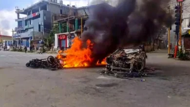 Photo of मणिपुर में 6 नागा लोगों के शव मिलने से बवाल, इंफाल में भड़की हिंसा, पुलिस ने छोड़े आंसू गैस के गोले