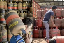 Photo of कमर्शियल LPG सिलेंडर की सप्लाई पर आया बड़ा अपडेट, चेक करें आज का रेट