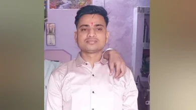 Photo of युवक की लाठी-डंडों से पीट-पीटकर हत्या, परिजनों को फोन पर सुनाई चीखें, वजह चौंकाने वाली