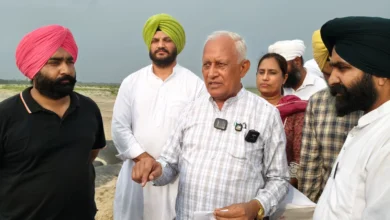Photo of सतलुज के धुस्सी बांध का मंत्री ने किया निरीक्षण, बरसात से पहले काम पूरा करने के निर्देश
