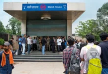 Photo of 4 दिन बाद दिल्ली मेट्रो के सभी स्टेशन फिर से खुले, यात्रियों ने ली राहत की सांस
