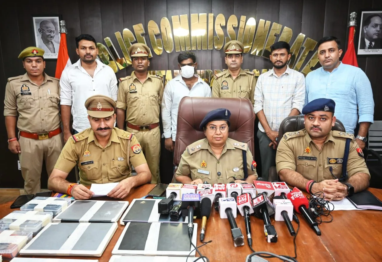 नोएडा में पीजी और हॉस्टल से चोरी करने वाला शातिर चोर गिरफ्तार, 6 लैपटॉप और 7 मोबाइल बरामद