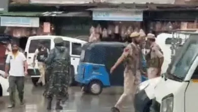 Photo of जम्मू-कश्मीर के अनंतनाग में आतंकी हमला, लाल चौक पर पुलिस कांस्टेबल को मारी गोली