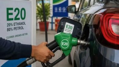 Photo of E20 पेट्रोल, फ्लेक्स फ्यूल या EV कार? नई गाड़ी खरीदने से पहले जानें किसमें है ज्यादा फायदा