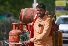 Photo of दिल्ली में 942 और पटना में 1000 के पार पहुंची गैस सिलेंडर की कीमत, जानें अपने शहर का रेट
