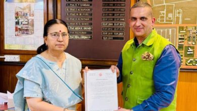 Photo of पंजाब यूनिवर्सिटी ने राज्य सूचना आयुक्त पंजाब का किया सम्मान