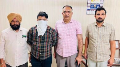 Photo of 50,000 रुपये की रिश्वत लेते सहकारी सभा के इंस्पेक्टर को विजिलेंस ने रंगे हाथ काबू किया