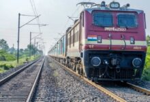 Photo of ट्रेन में सामान छूट गया? घबराएं नहीं, रेलवे के ये 5 कदम अपनाए और सामान वापस पाएं