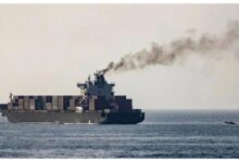 Photo of अमेरिका ने ईरान पर फिर किया एयरस्ट्राइक, Hormuz में जहाजों पर हमले का दिया जवाब, मिडिल-ईस्ट में बढ़ा तनाव