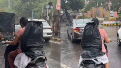 Photo of न छाता, न रेनकोट… मां ने लगाया ऐसा दिमाग कि वीडियो देखकर लोग रह गए हैरान