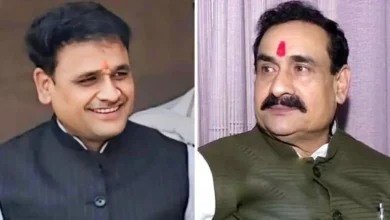 Photo of दतिया उपचुनाव में BJP में बगावत, नरोत्तम मिश्रा का टिकट कटने पर सड़क पर उतरे समर्थक
