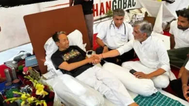 Photo of सोनम वांगचुक से मिले पवन खेड़ा, भूख हड़ताल के बीच कांग्रेस ने धर्मेंद्र प्रधान के इस्तीफे की मांग दोहराई