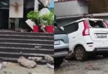 Photo of भारी बारिश के बीच नोएडा सेक्टर-62 की iForte बिल्डिंग का हिस्सा गिरा, मलबे में दबे वाहन