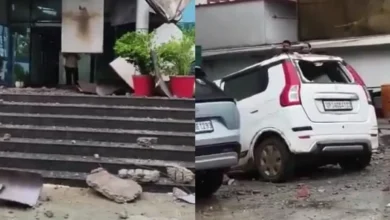 Photo of भारी बारिश के बीच नोएडा सेक्टर-62 की iForte बिल्डिंग का हिस्सा गिरा, मलबे में दबे वाहन