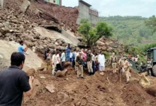 Photo of मौसम का कहर: बारिश-भूस्खलन से मची तबाही, 40 से ज्यादा मौतें, जानें आपके शहर का हाल
