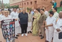 Photo of संसद परिसर में प्रियंका गांधी और कल्याण बनर्जी के बीच मजाकिया नोकझोंक, पप्पू यादव ने भी ली चुटकी