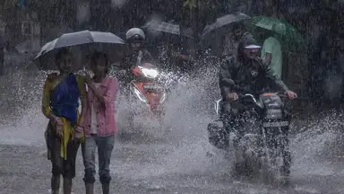 Photo of UP में आज बदलेगा मौसम, कई जिलों में तेज आंधी और बारिश का अलर्ट