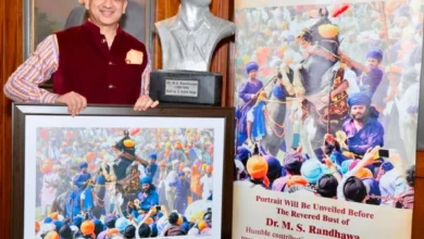 Photo of विश्व फोटोग्राफी दिवस पर डॉ. रंधावा को कलाकृति के जरिए श्रद्धांजलि
