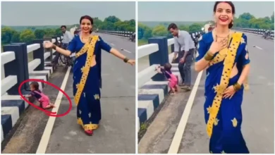 Photo of महिला बनाती रही रील, ब्रिज के किनारे पहुंच गया मासूमस, Viral Video देख लोगों का फूटा गुस्सा