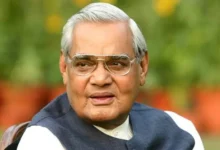 Photo of ‘अंधेरा छटेगा, सूरज निकलेगा’, पूर्व प्रधानमंत्री अटल बिहारी वाजपेयी की पुण्यतिथि आज, PM मोदी ने किया नमन