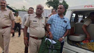 Photo of अजमेर के होटल में मिला 1.08 करोड़ कैश, बेड के नीचे छिपी थी नोटों से भरी थैली, पुलिस खंगाल रही पैसों का कनेक्शन