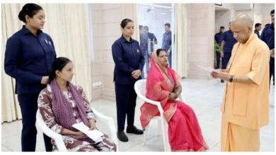 Photo of CM योगी ने जनता दर्शन में महिला को गाय देने और दिव्यांग की जमीन से अवैध कब्जा हटाने के दिए निर्देश
