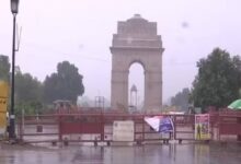Photo of दिल्ली में गिरा तापमान, जारी रहेगा बारिश का दौर, जानें मौसम अपडेट