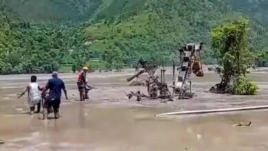 Photo of नेपाल में शवों का ढेर, तिब्बत में ‘सब ठीक’? क्या बाढ़ का सच छिपा रहा चीन
